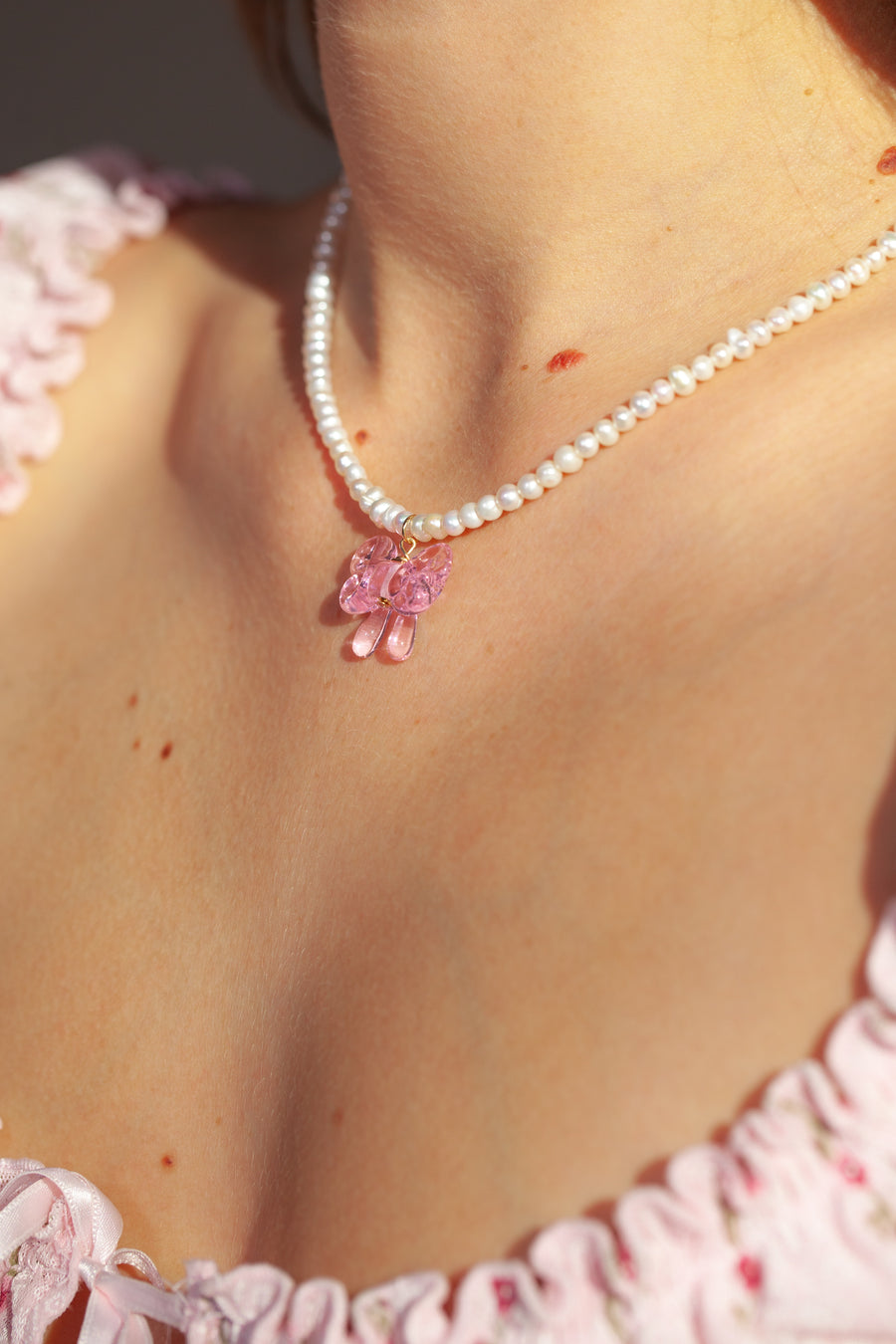 Pearly Ribbon Necklace